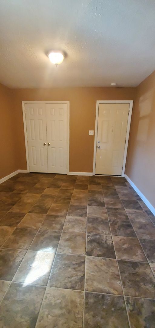 Building Photo - 2604 Aden Pl