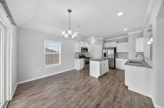 Building Photo - 4559 W Barhem Dr