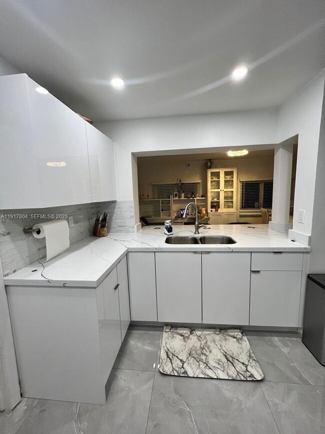 Building Photo - 7303 NW 57th Dr