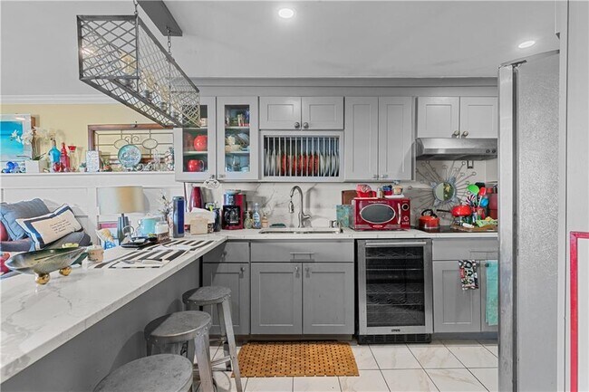 Building Photo - 1204 Capella S
