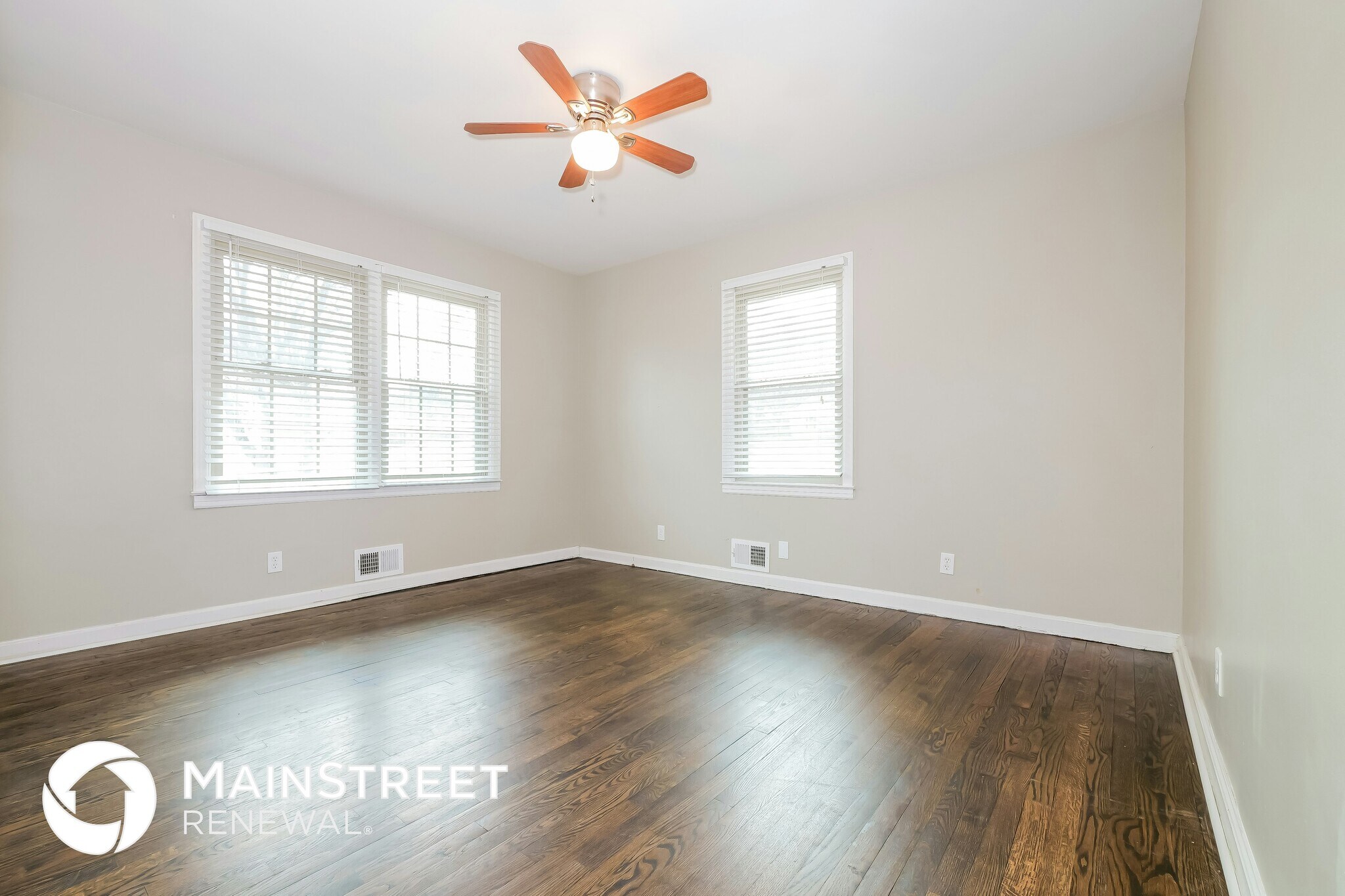 Building Photo - 4806 Vermont Ave