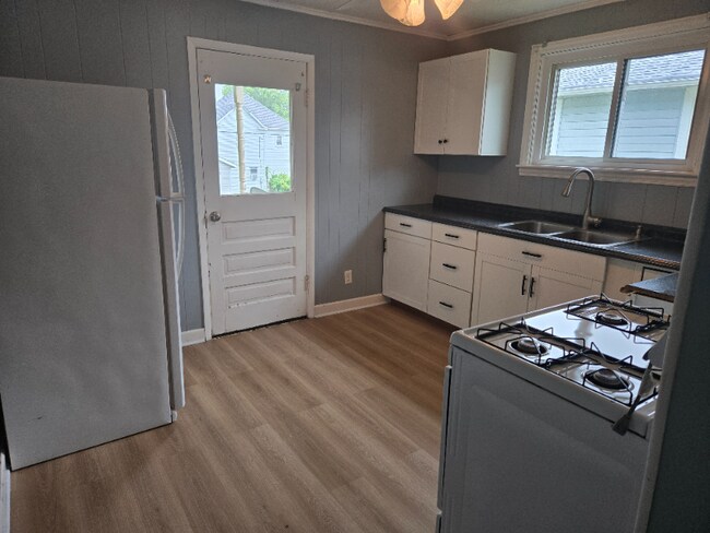 Building Photo - 3800 Olive St