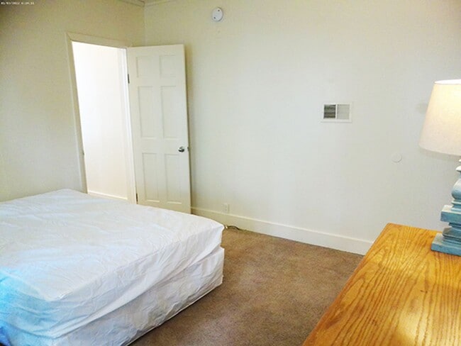 Building Photo - 113 Comstock Pl