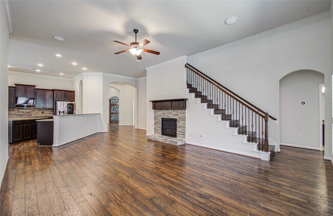 Building Photo - 28666 Pleasant Forest Dr