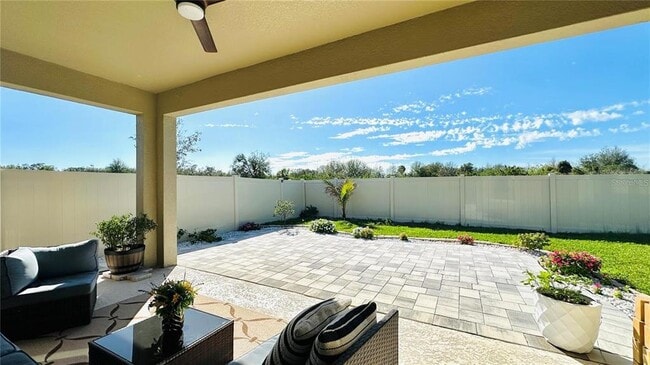 Building Photo - 12661 Oak Hill Way