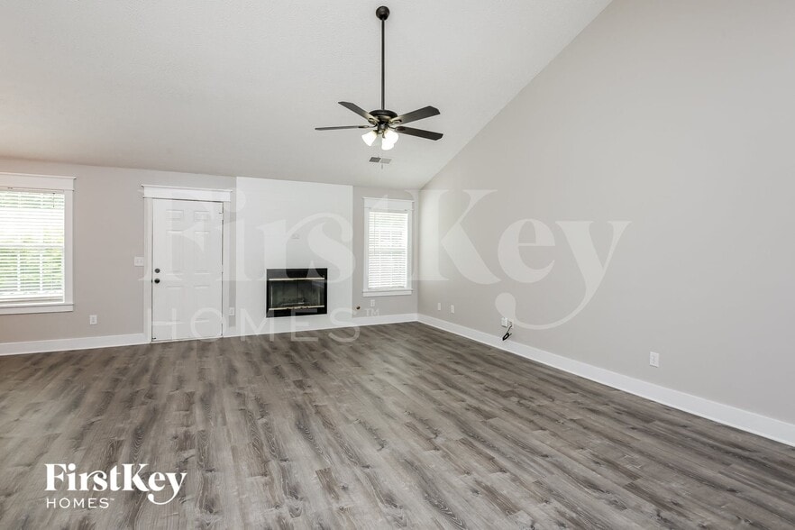 Building Photo - 6247 Highgrove Dr