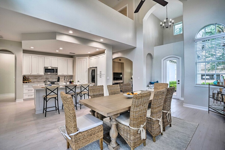 Building Photo - 6096 Dogleg Dr