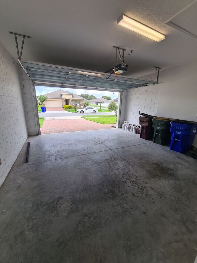 Building Photo - Beautiful and meticulously kept 3-bed 2 bath home located in the exclusive, Preserve at Turtle Cr...