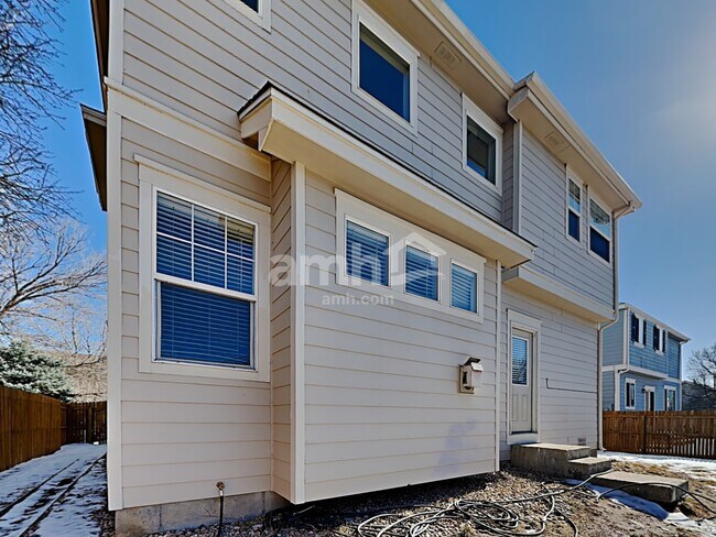 Building Photo - 10439 Vaughn Way