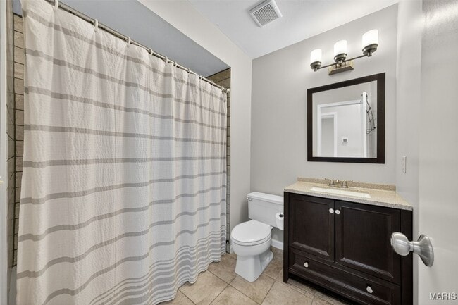 Building Photo - 3909 Golden Hills Dr