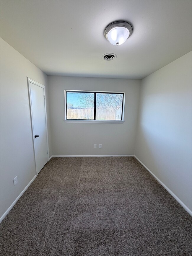 Building Photo - 3616 Willowick Dr