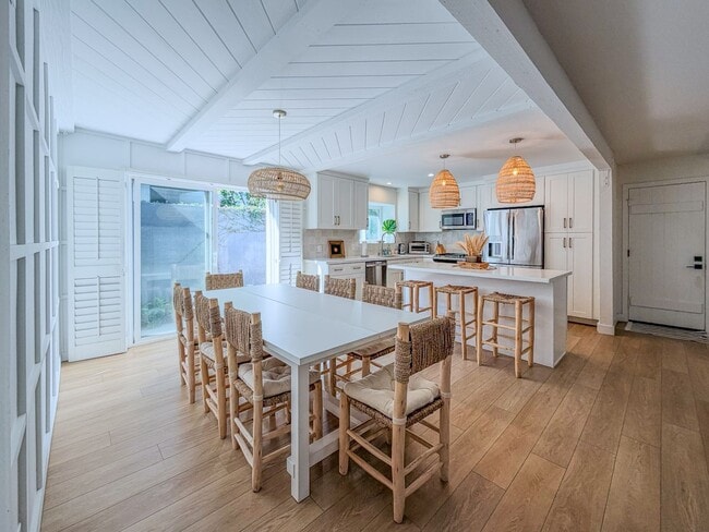 Building Photo - 4954 Dolphin Way