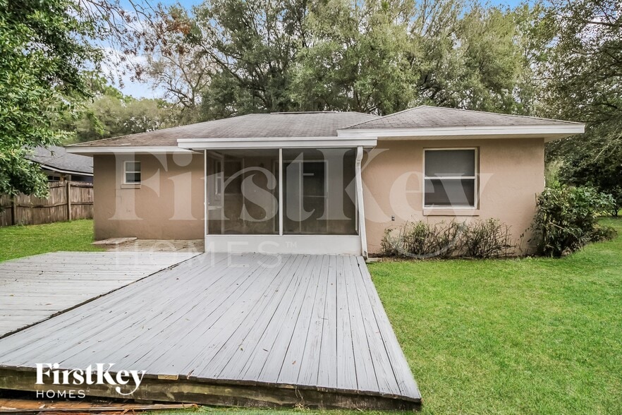 Building Photo - 31111 Oakmont Ave
