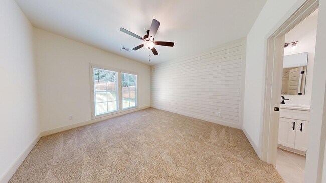Building Photo - Fox Run Village - Opelika