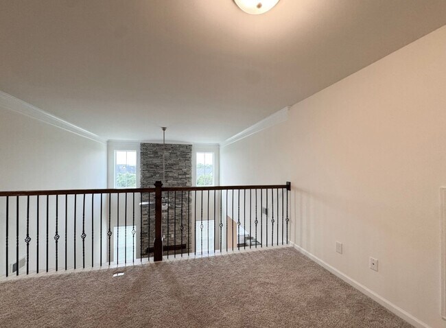 Building Photo - 612 Columbus Cir