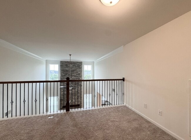Building Photo - Spacious Well-Maintained Home in Simpsonville