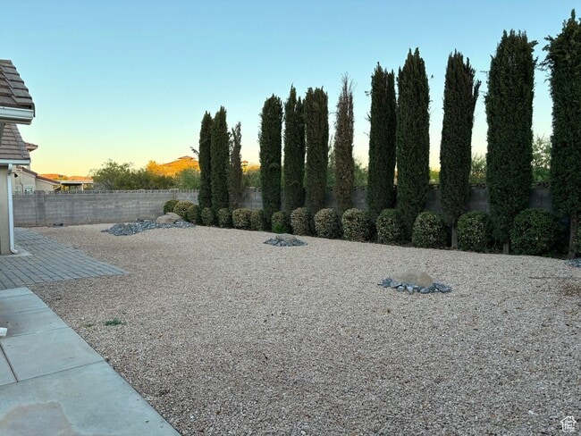 Building Photo - Beautiful Canyon Terrace Estates Home!
