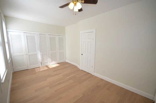 Building Photo - 376 Van Nostrand Ave