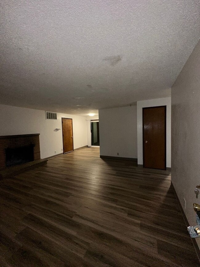 Building Photo - 1580 Larkspur Ave