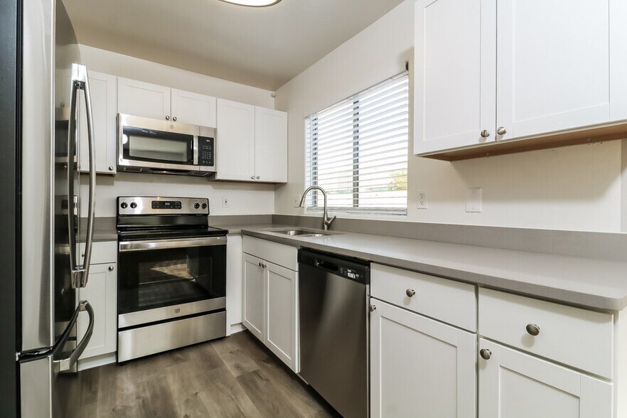 Building Photo - 14002 W Cornerstone Trail