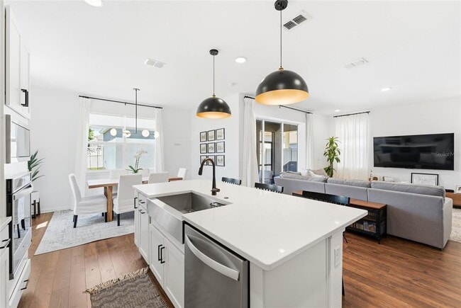 Building Photo - 5378 Lake Virginia St