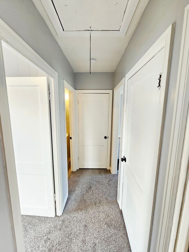 Building Photo - Move-In Ready 2BR/1BA Home w/ 2-Car Garage | Recently Updated