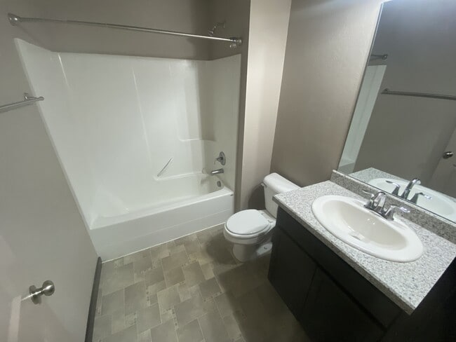 Building Photo - 3220 Savannah St