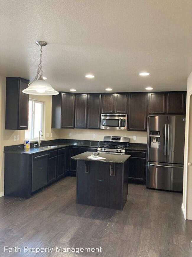 Building Photo - 4 br, 3.5 bath House - 2745 Branding Iron Way