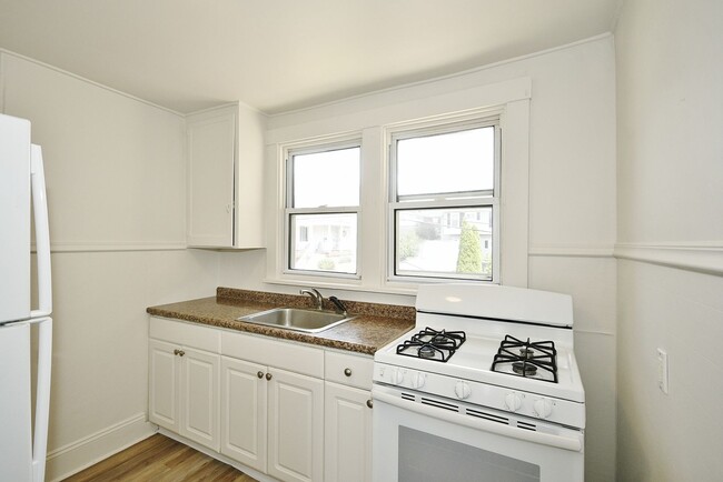 Building Photo - 904 Punta Gorda Ave
