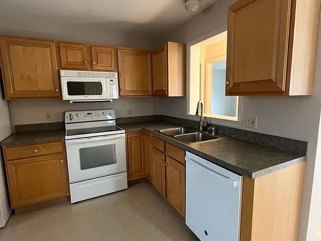 Building Photo - Spacious 3 Bed 2 Bath Townhouse In Lititz