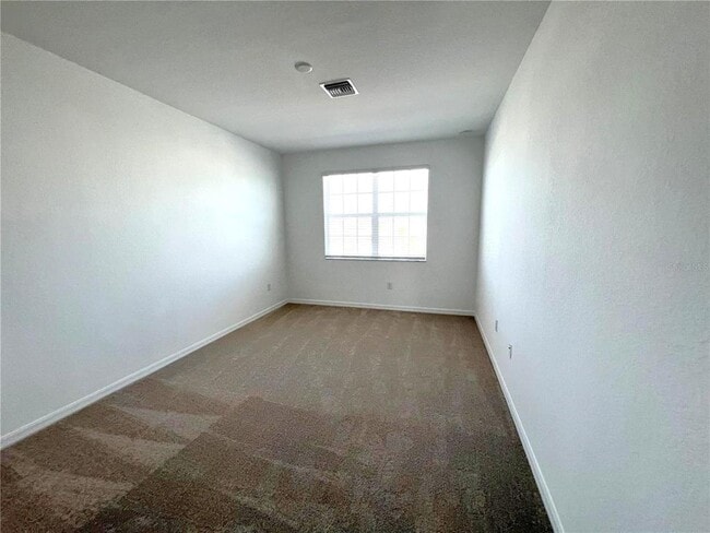 Building Photo - 14640 Sycamore Ct