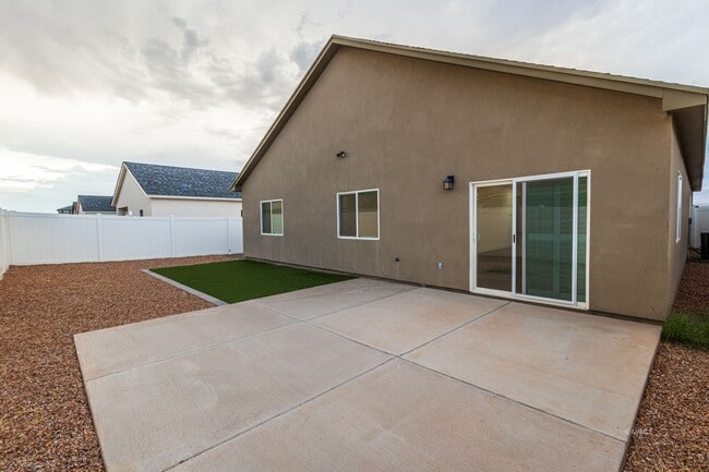 Building Photo - 1545 Katelyn Ln