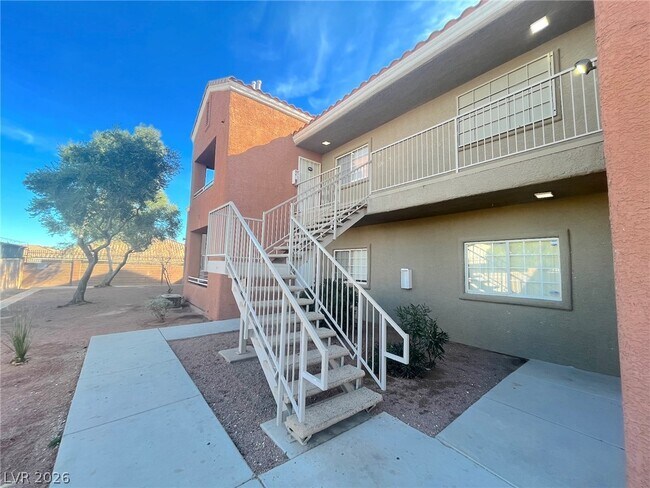 Building Photo - 4730 E Craig Rd