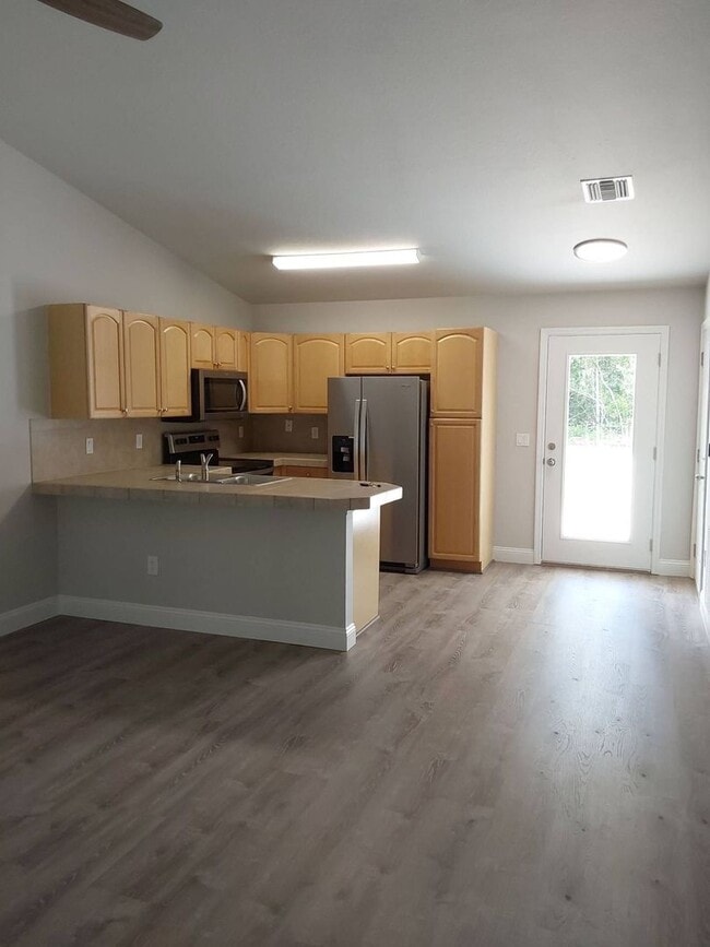 Building Photo - 9 Pony Express Dr