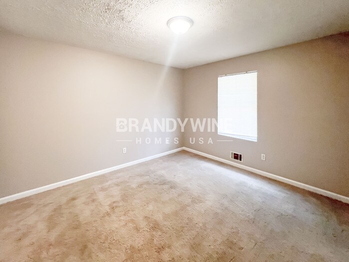 Building Photo - 2259 Hampton Dr