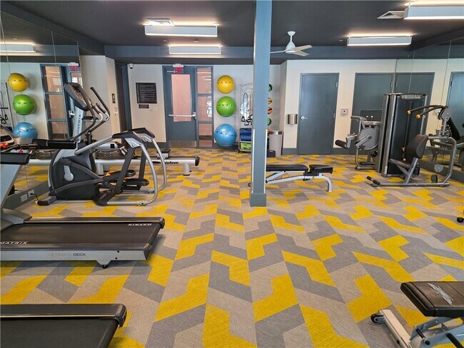 Building Photo - 775 Juniper St NE