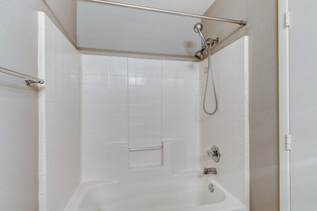 Building Photo - "Charming 2-Bedroom Townhouse Retreat with 2.5 Baths in South Henderson -with Backyard “