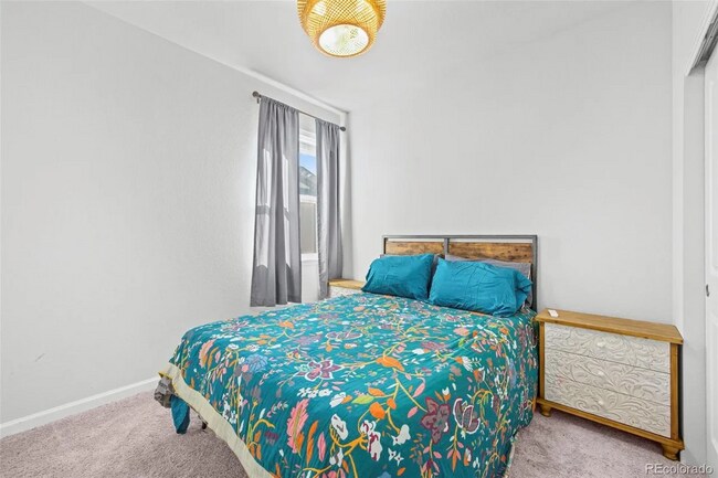 Building Photo - Windsor Home