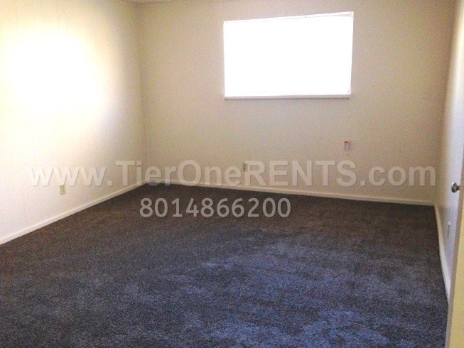 Building Photo - NO DEPOSIT option available for qualified renters!