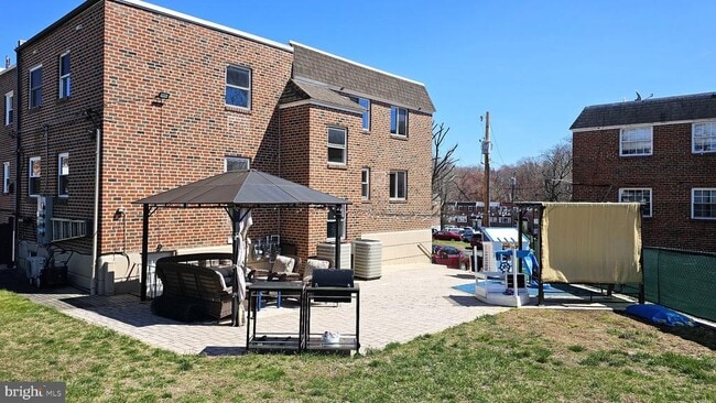 Building Photo - 2806 Ryerson Pl