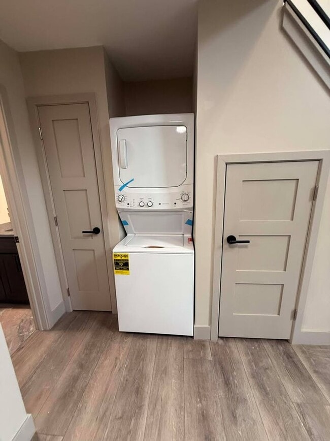 Building Photo - Steel Hollow Cottage Community