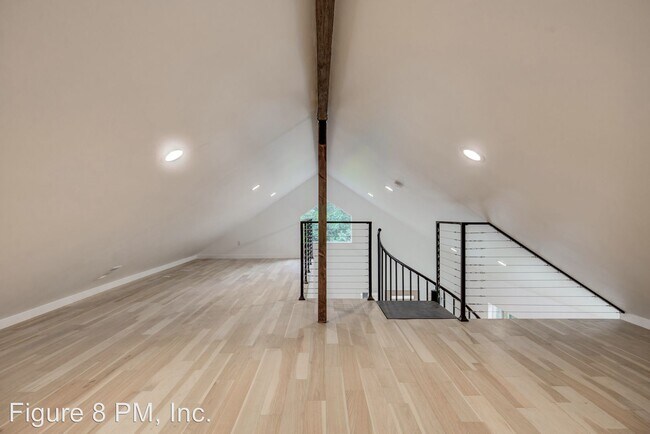 Building Photo - 1127 N Westmoreland Ave