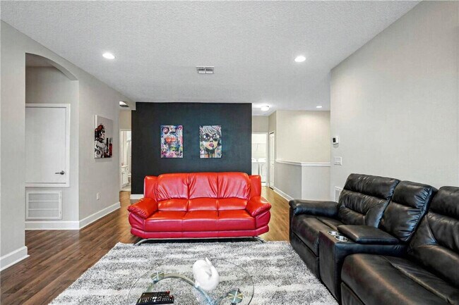 Building Photo - 2689 Calistoga Ave