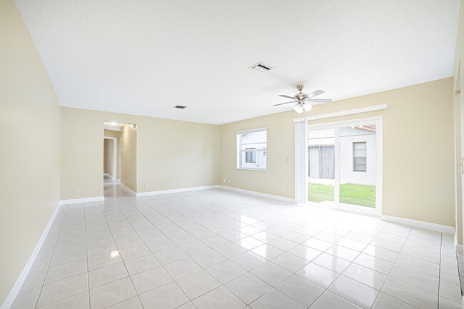 Building Photo - 3912 NW 110th Ave