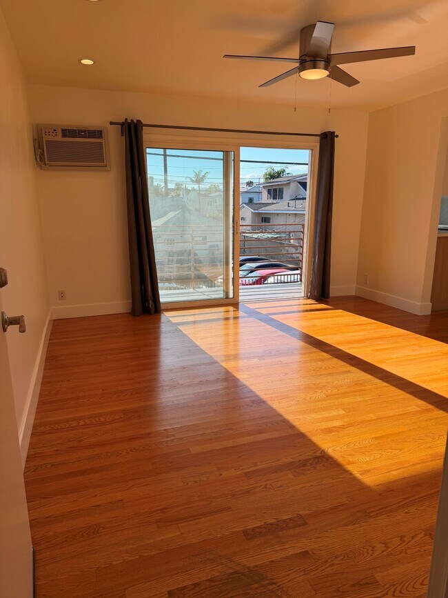 Building Photo - 4443 Clayton Ave