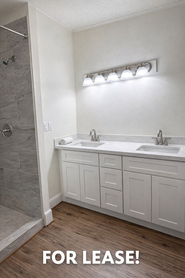 Building Photo - 17319 Wells Dr