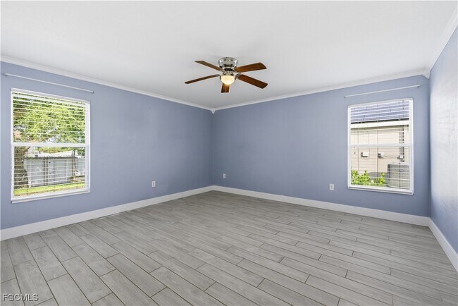 Building Photo - 1134 NE 4th Pl