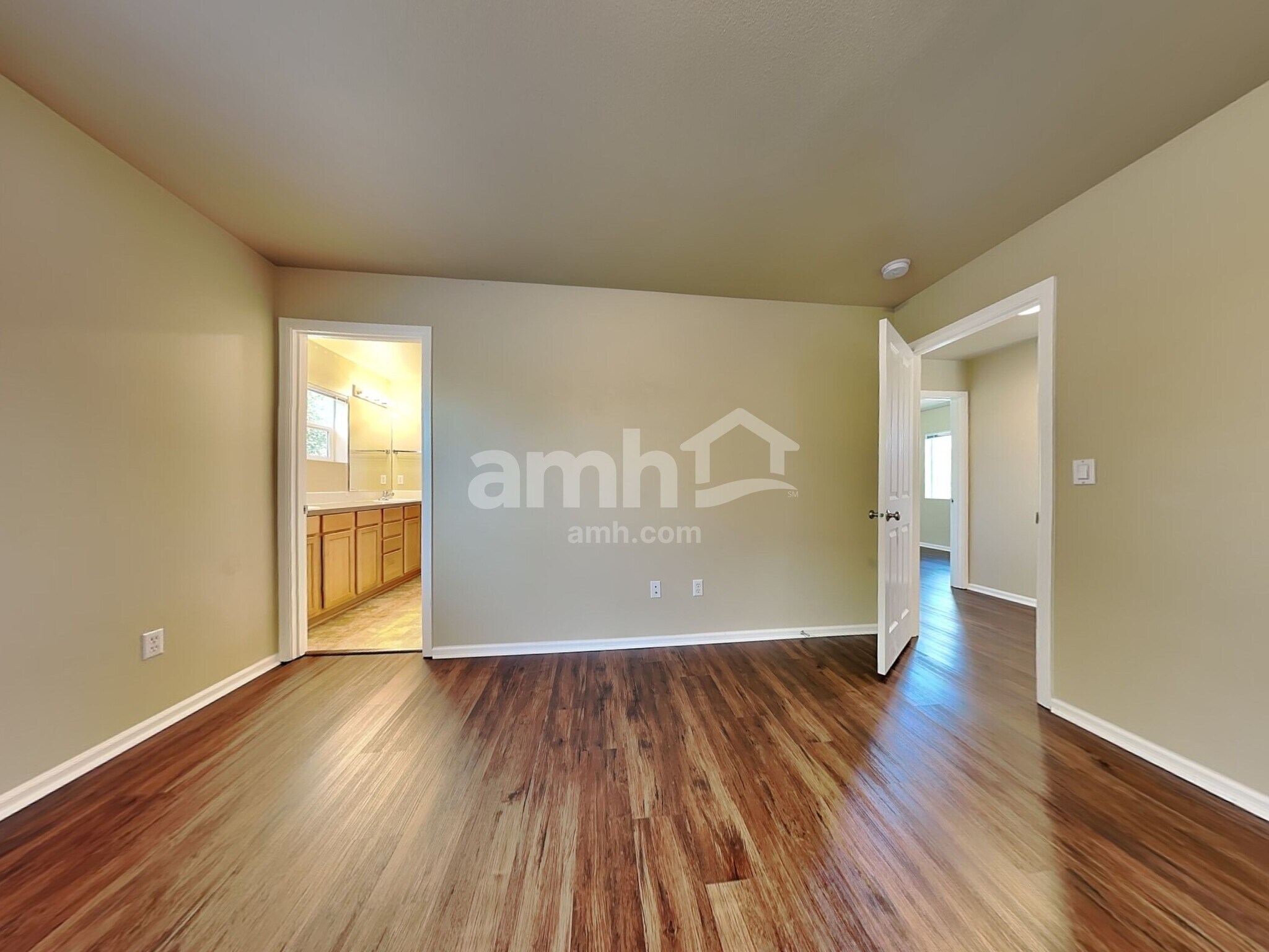 Building Photo - 6512 Virginia St SE