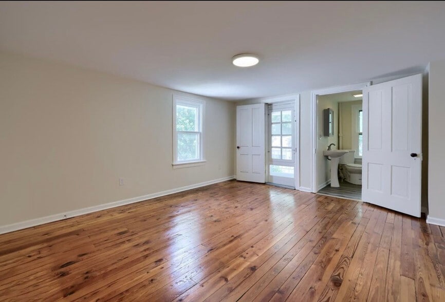 Building Photo - 1202 Baltimore St