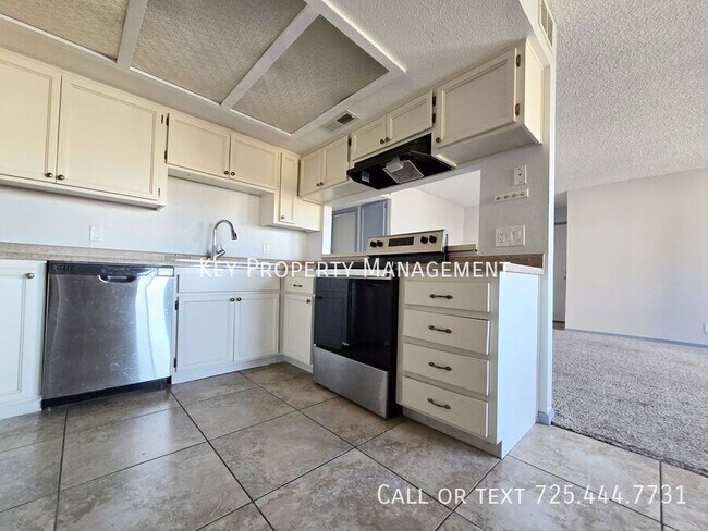 Building Photo - 3720 Snorkel Cir